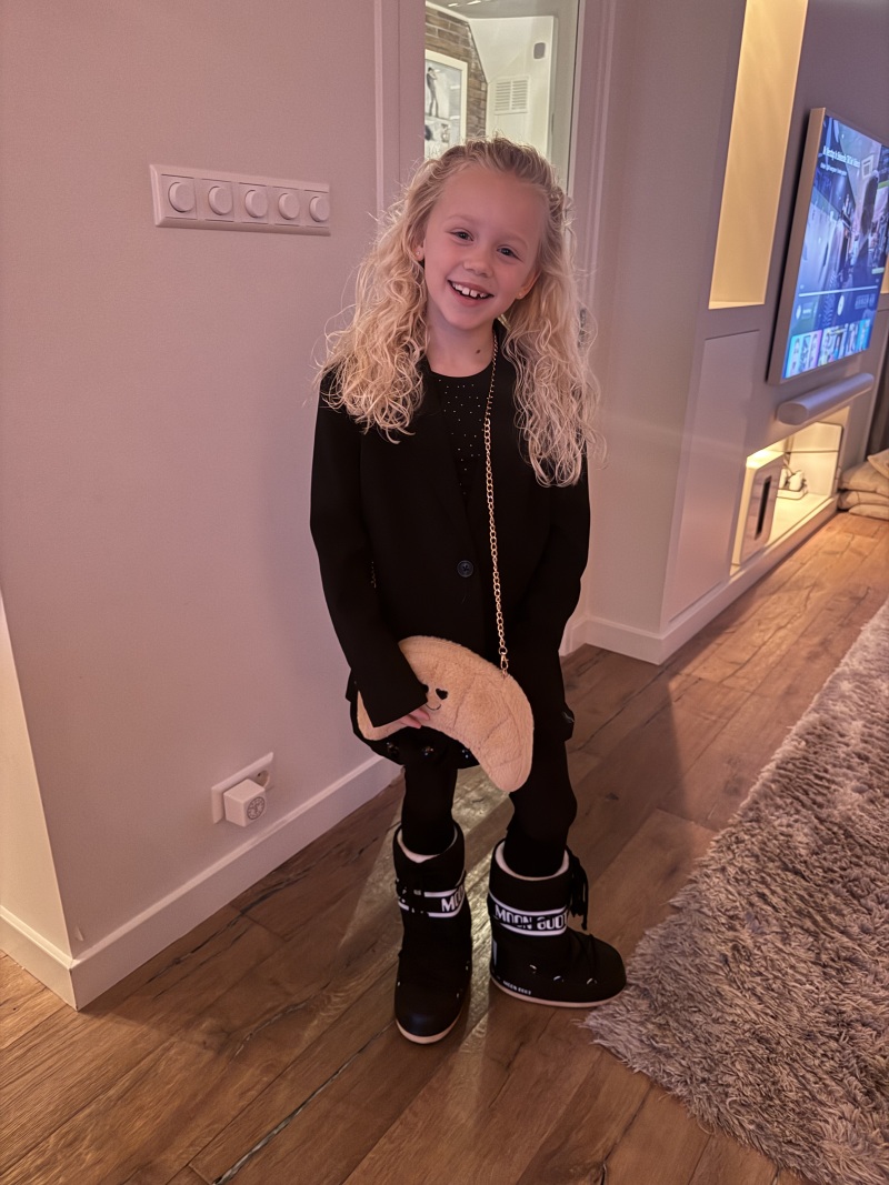 ZAZA Casting model ID: 17656